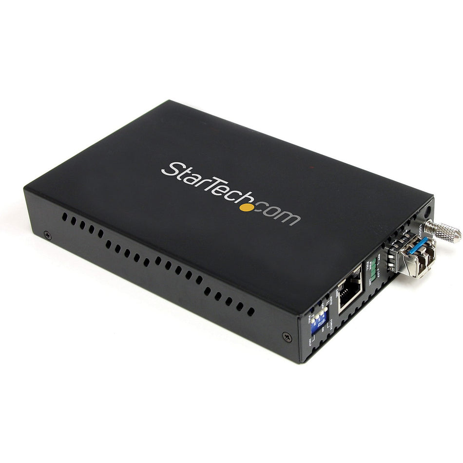 StarTech.com 1000 Mbps Gigabit Single Mode Fiber Media Converter LC 40 km - ET1000S40LC2