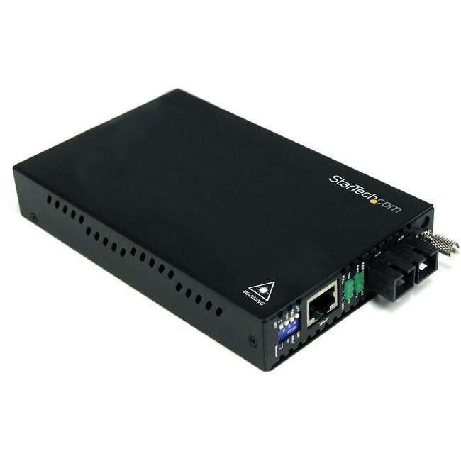 StarTech.com 10/100 Mbps Single Mode Fiber Media Converter SC 30 km - ET90110SM302